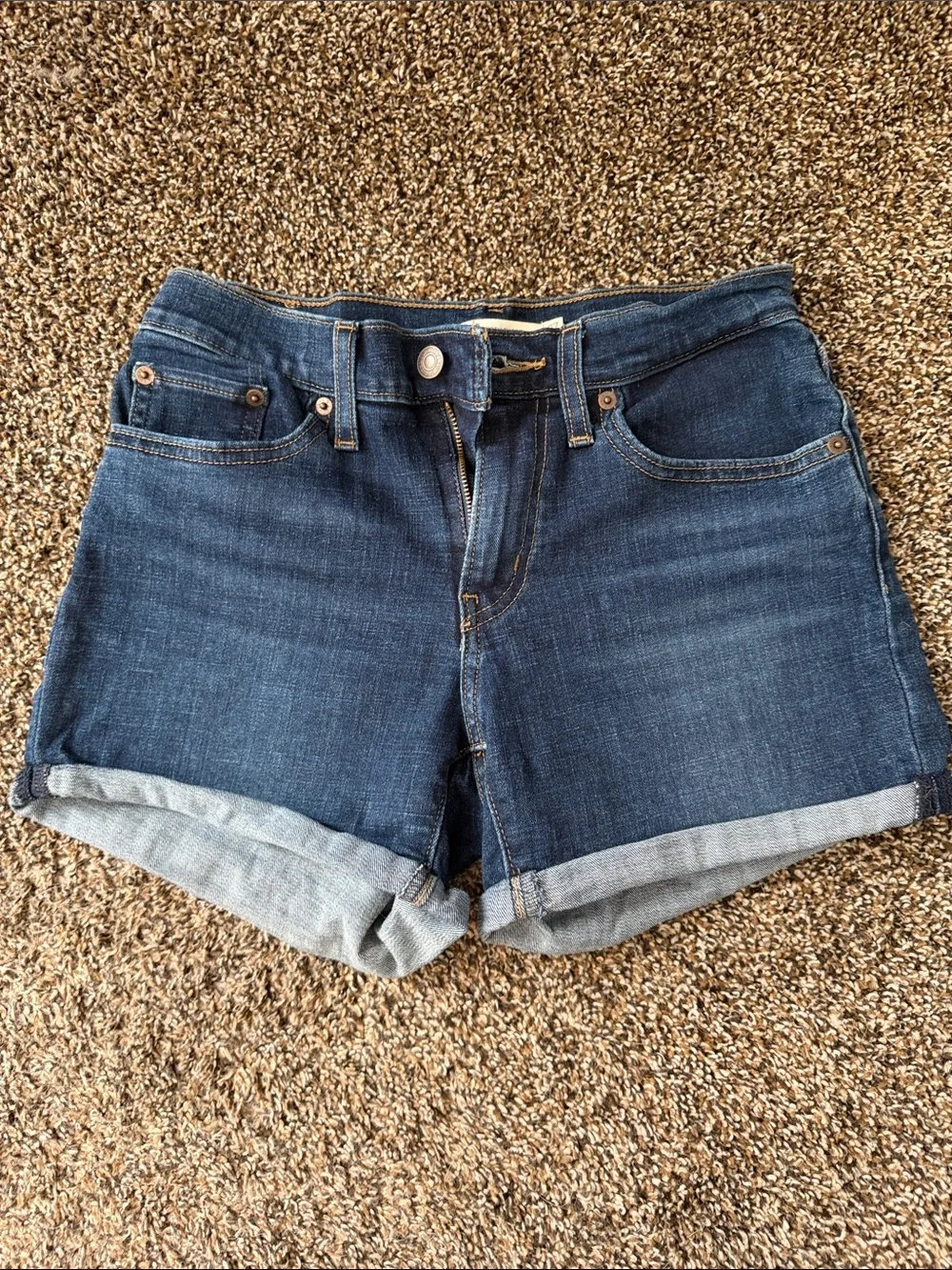 Women’s Levi’s Jean shorts - Size 27